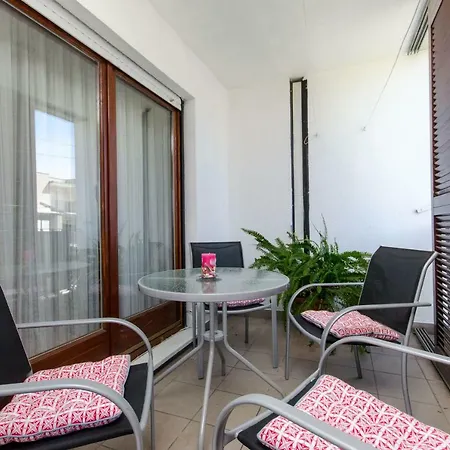 Maya Apartment Split