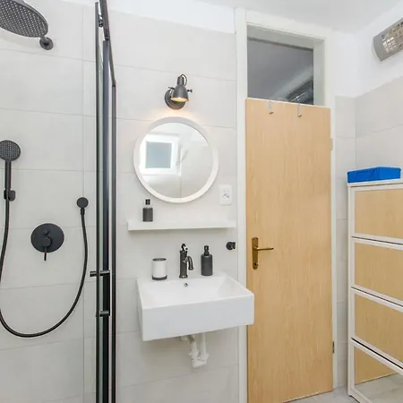 Apartment Maya